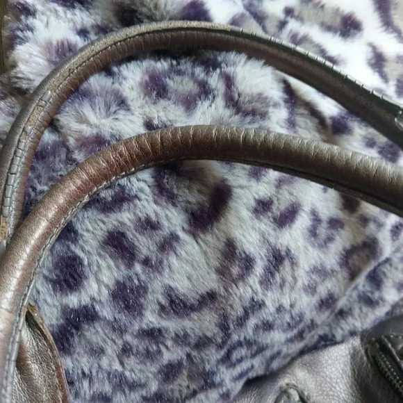 Cole Haan | Slouchy  Roomy Silver Metallic Leather Shoulder Bag - Picture 13 of 16